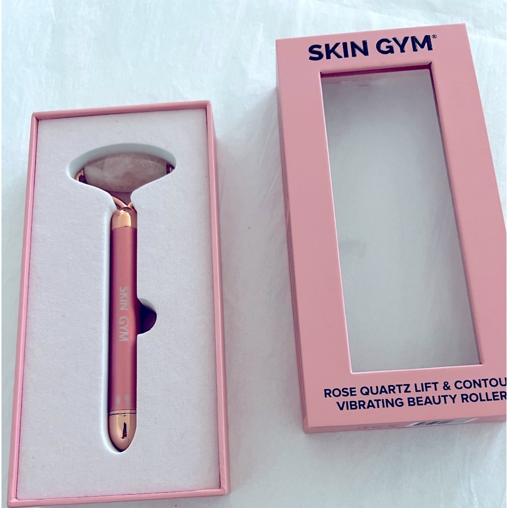 SKIN GYM
Rose Quartz Lift Sculpt Roller